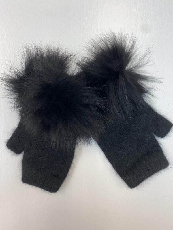 A Black Color Gloves Set and Fur Lining Copy
