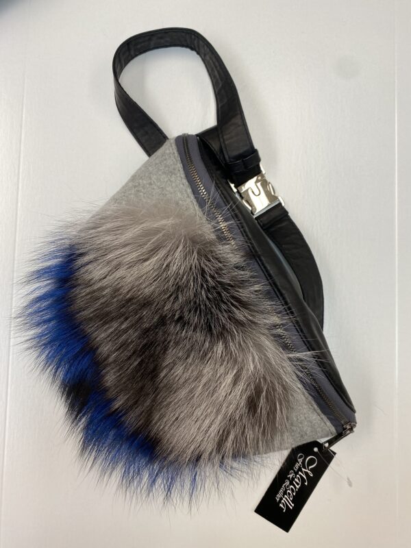 A Fox Fur With Blue Bottom Utility Bag With a Zipper Two